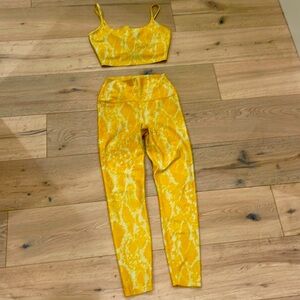 Carbon 38 outfit leggings xs and sports bra s